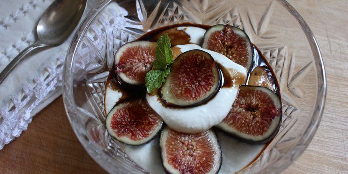 Figs with Honey, Ricotta, and Balsamic