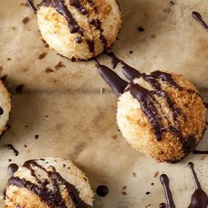 coconut-macaroons-with-dark-chocolate-feature