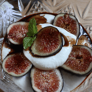 Figs with Honey, Ricotta, and Balsamic