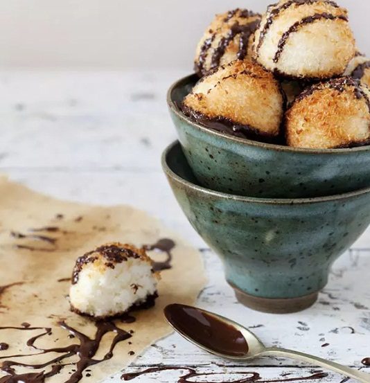 coconut-macaroons-with-dark-chocolate-drizzle-post