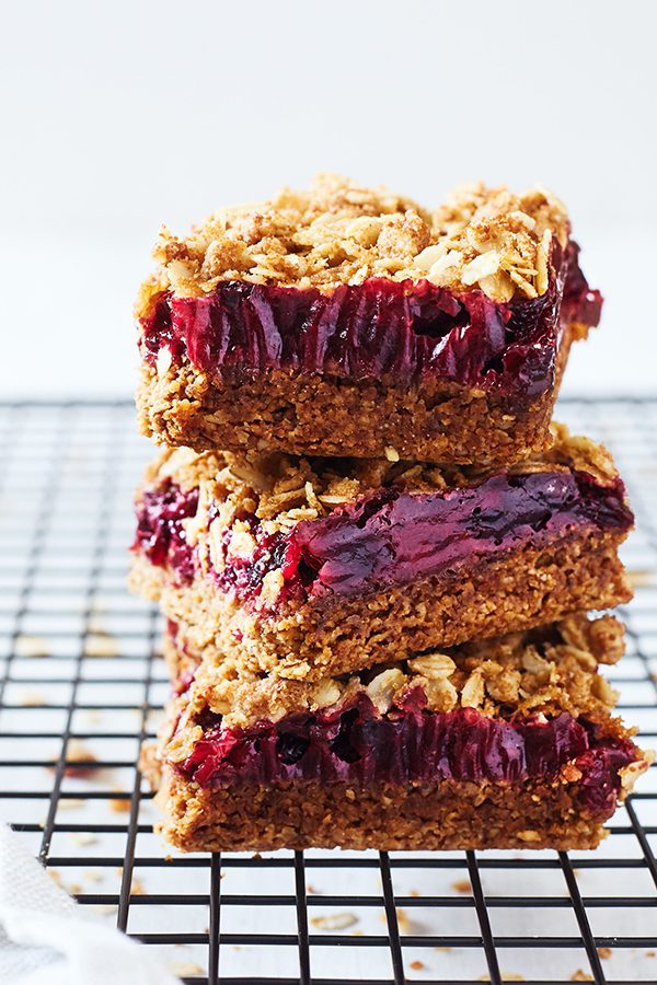 cranberry_crumble_bars_in_post